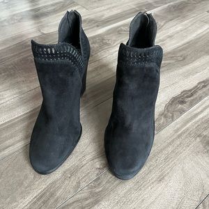 Vince Camuto Fileana booties